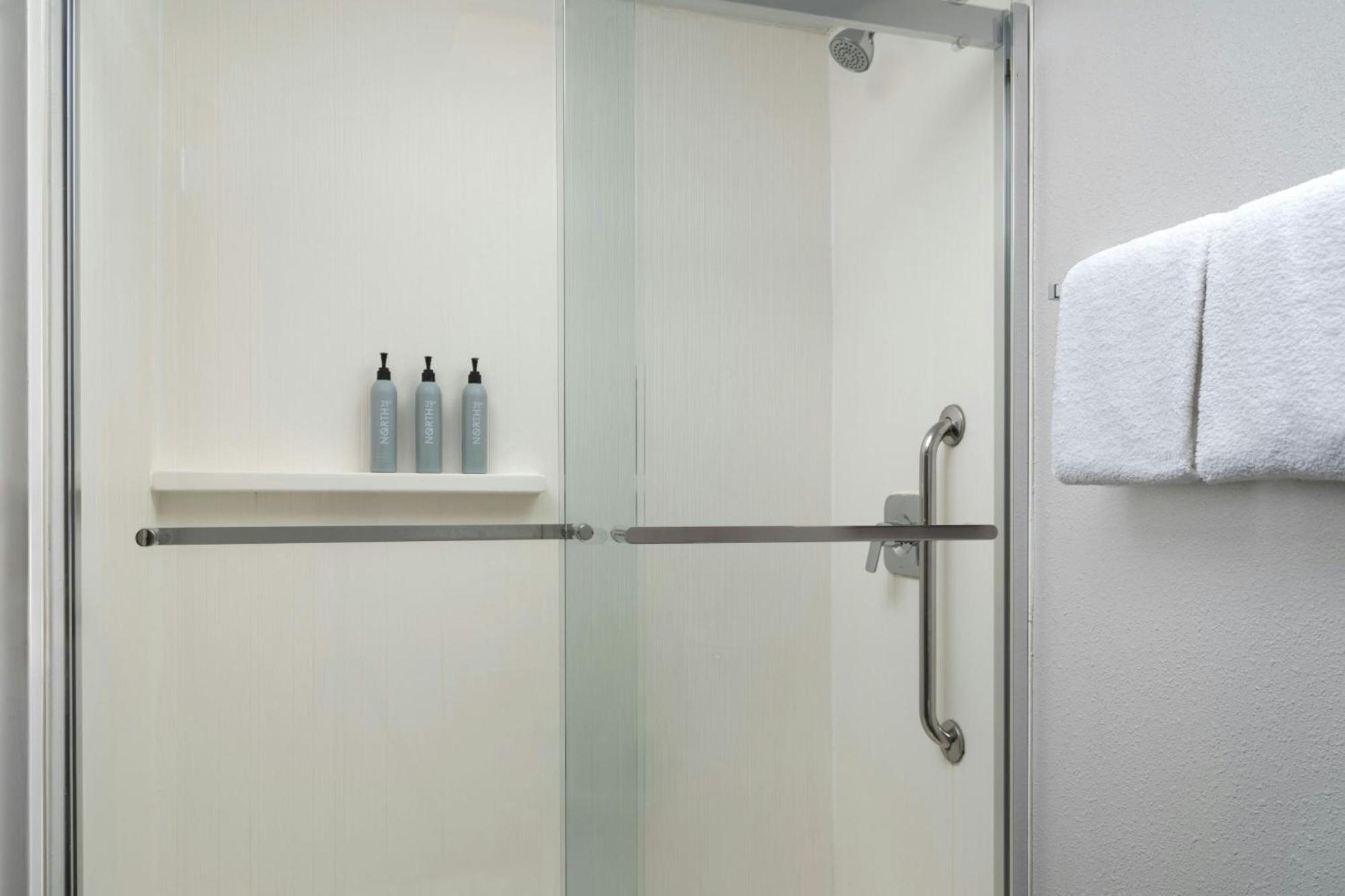 Courtyard Birmingham Хувър Екстериор снимка