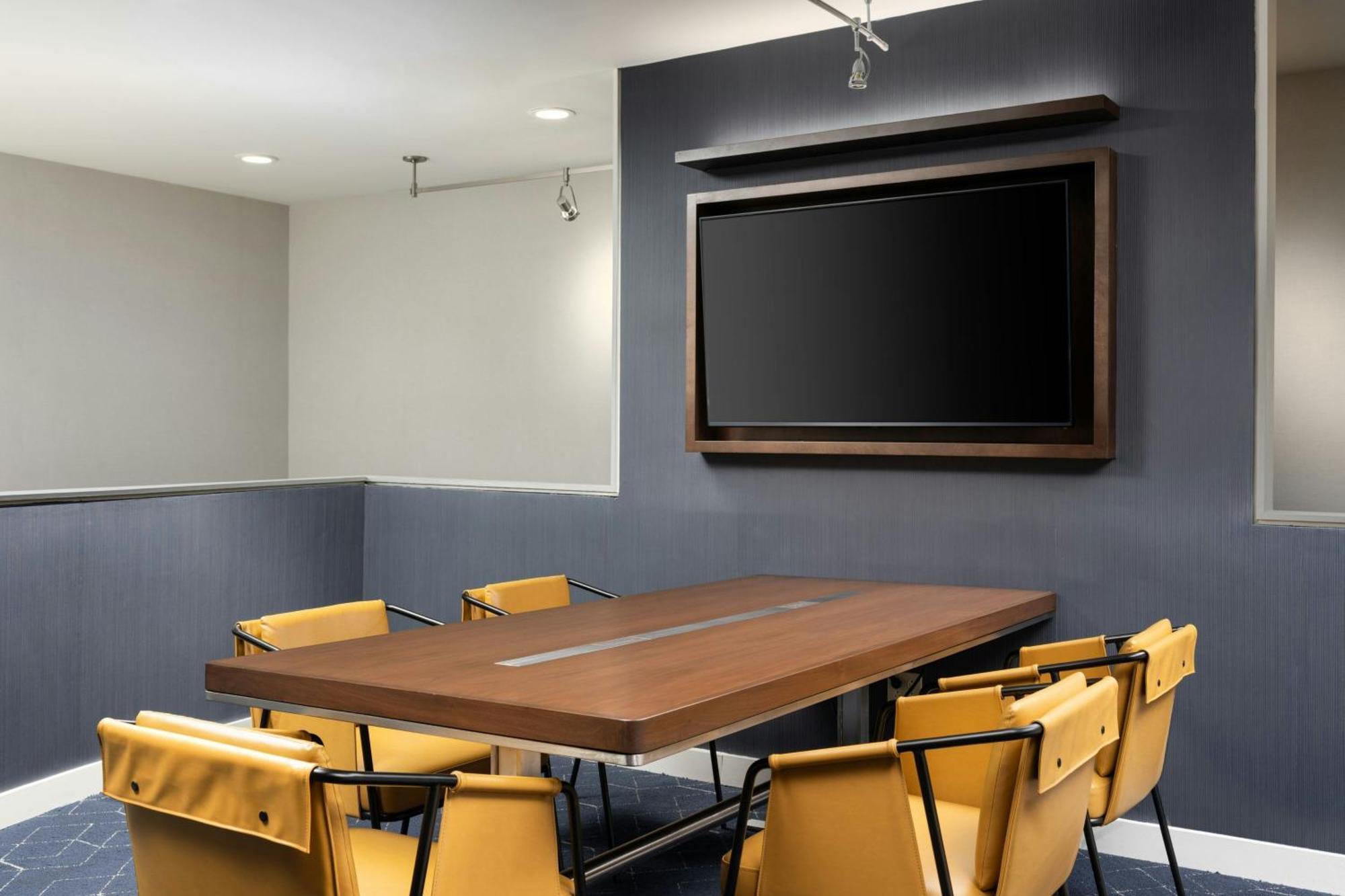 Courtyard Birmingham Хувър Екстериор снимка