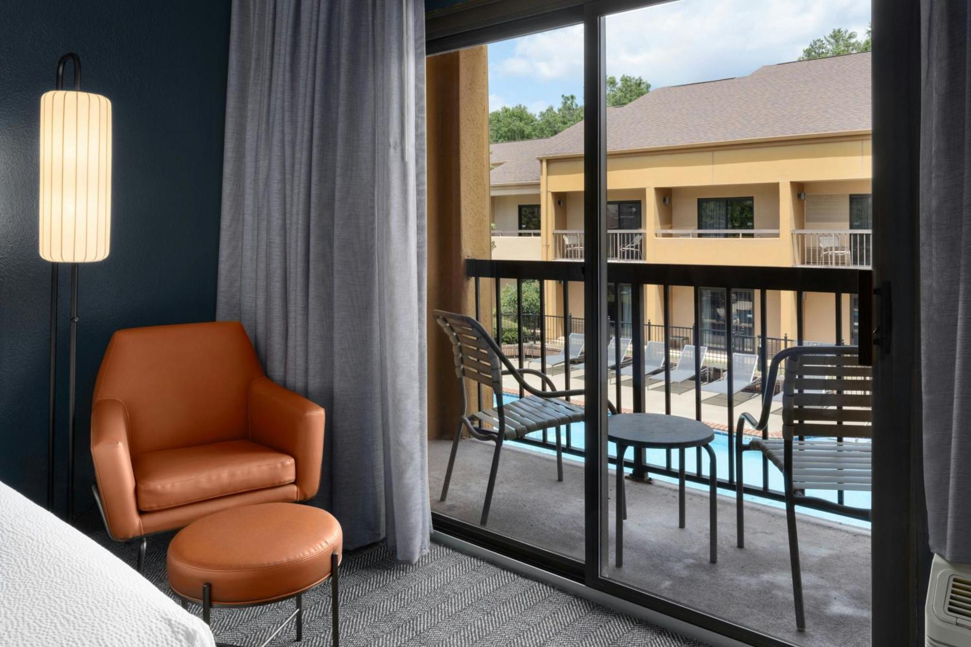Courtyard Birmingham Хувър Екстериор снимка