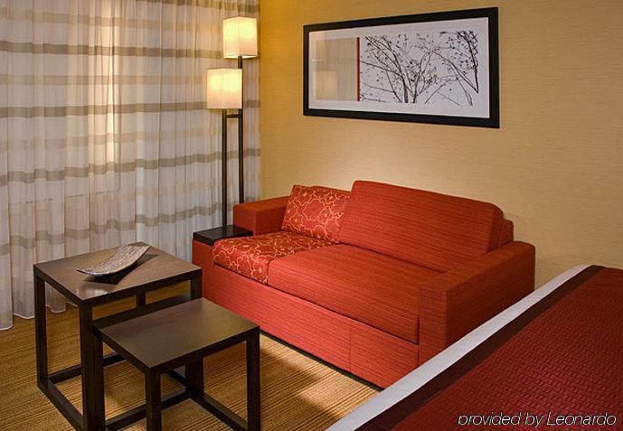 Courtyard Birmingham Хувър Стая снимка