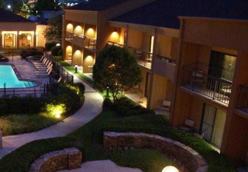 Courtyard Birmingham Хувър Екстериор снимка